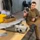 Imagen para el artículo titulado Ucrania intercepta un dron ruso y lo abre en un vídeo. Sus componentes son una sorpresa